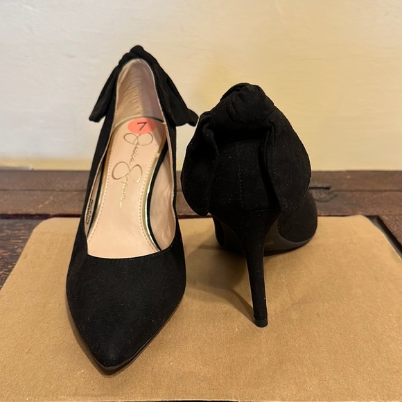 Jessica Simpson Shoes - Jessica Simpson black suede heels size 7. Bow on the back